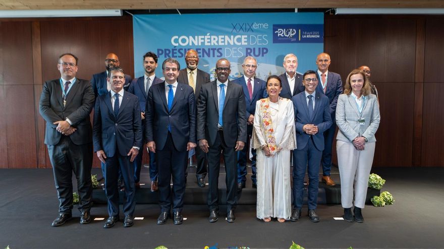 Clavijo, emplazado a una reunión sin fecha en Bruselas para abordar la limitación a la venta de viviendas a extranjeros