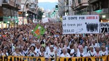 Manifestación masiva en Murcia contra la llegada del AVE sin soterrar