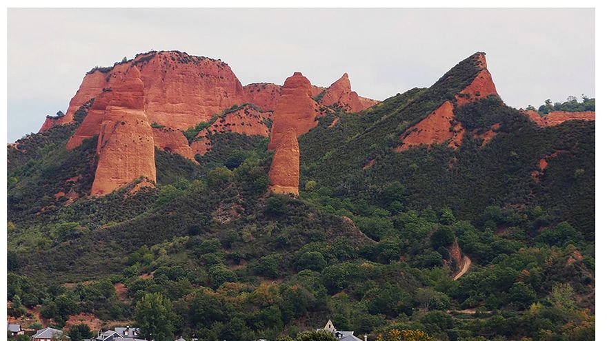 Expertos constatan signos de recuperación vegetal en Las Médulas (León) tras el incendio