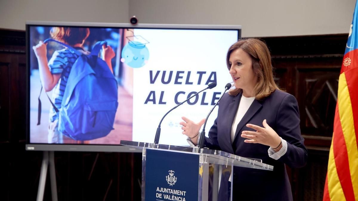 La alcaldesa de València, María José Catalá, presenta las ayudas escolares para el curso 2026/2027.