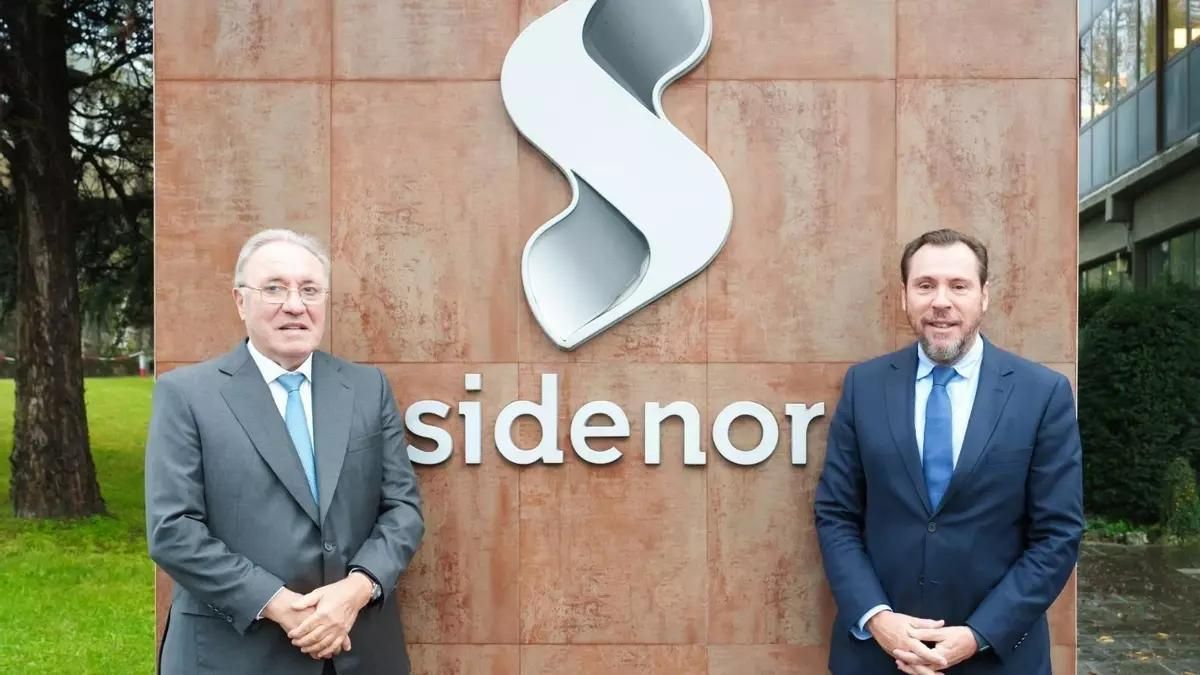 Jainaga con el ministro Óscar Puente en una visita a Sidenor.