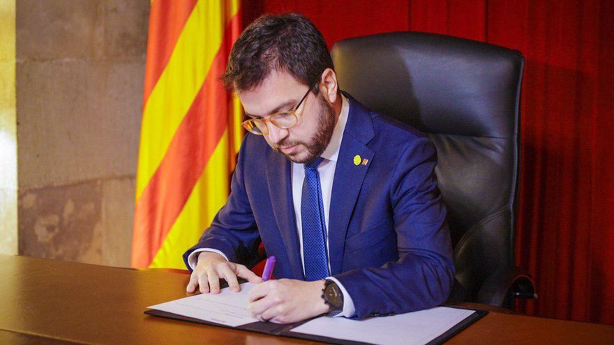 Aragonès ha firmado este lunes el decreto de convocatoria de las próximas elecciones catalanas.