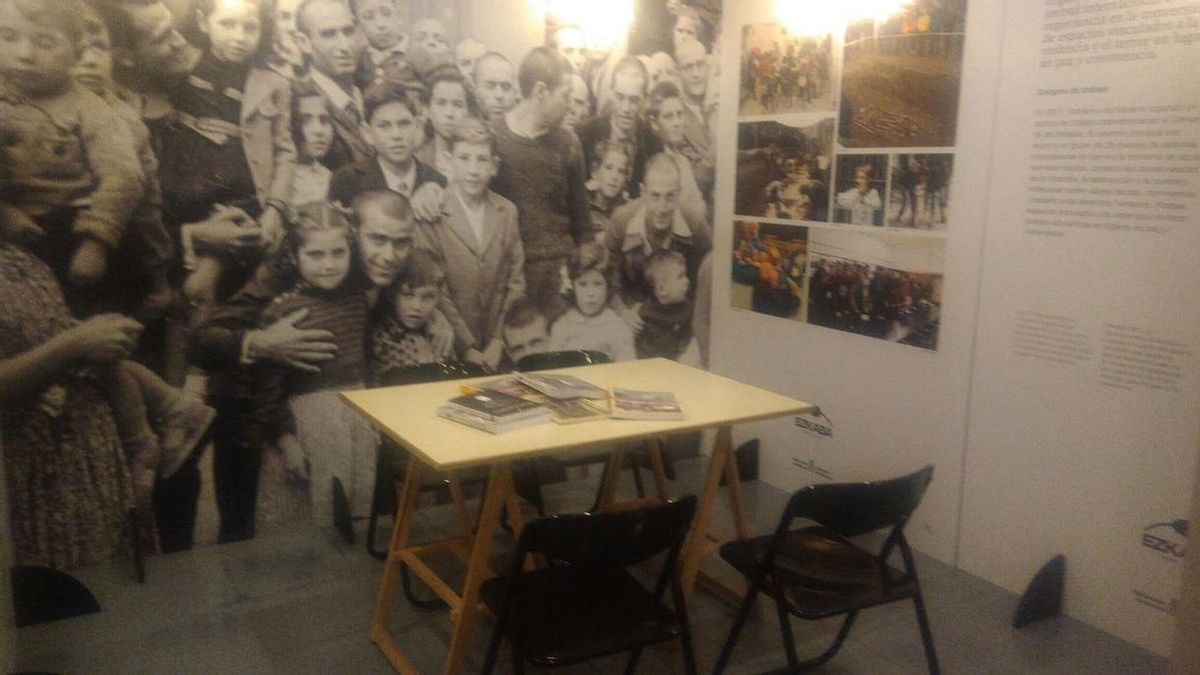 La exposición 'Ezkaba 1938-2018' rememora la historia del Fuerte a través de piezas audiovisuales, fotografías y paneles