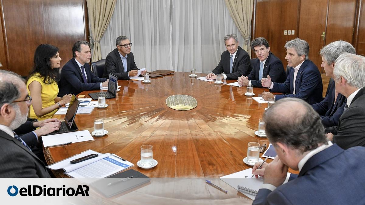 El Gobierno negocia un nuevo acuerdo con el FMI, que duda de la ...
