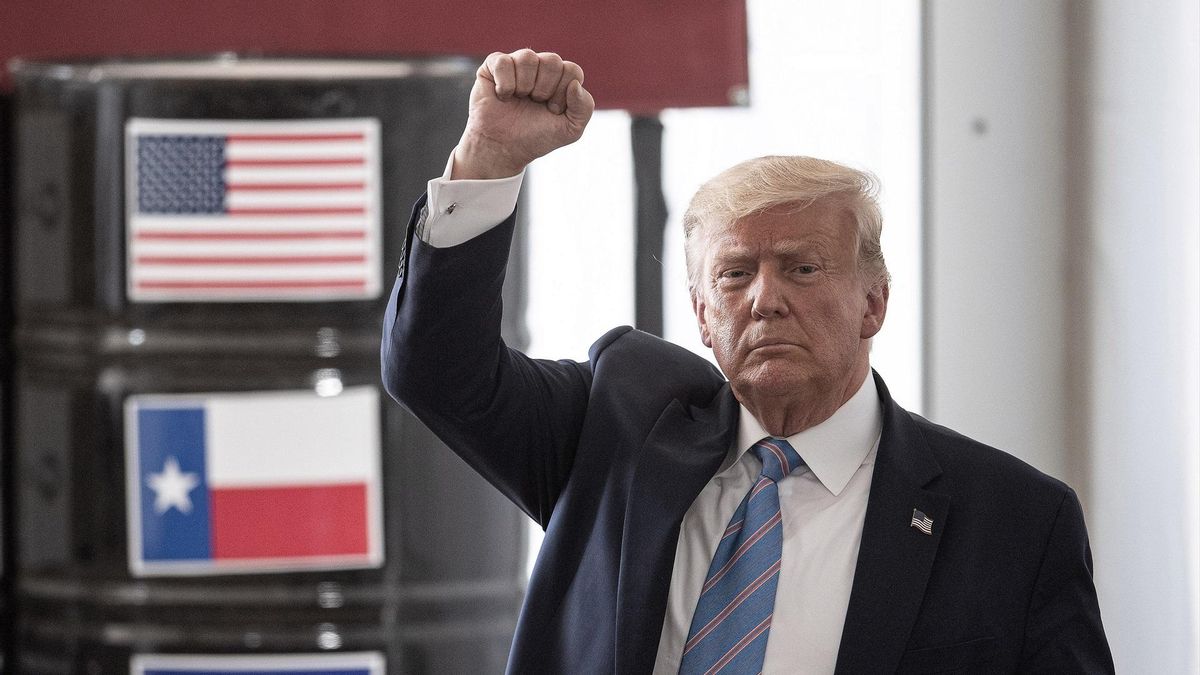 EuropaPress 3255777 29 july 2020 us midland us president donald trump greets the invited guests