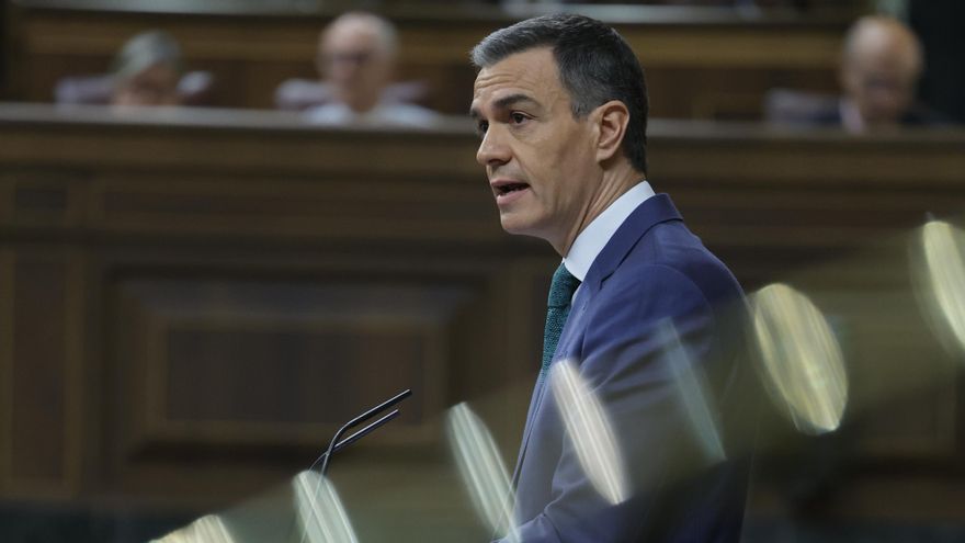 El presidente del Gobierno, Pedro Sánchez, interviene en el Congreso para presentar el plan de calidad democrática que incluirá la limitación de la financiación pública de los medios de comunicación y que tendrá que pactar con los grupos parlamentarios para que el Congreso pueda aprobarlo después del verano.