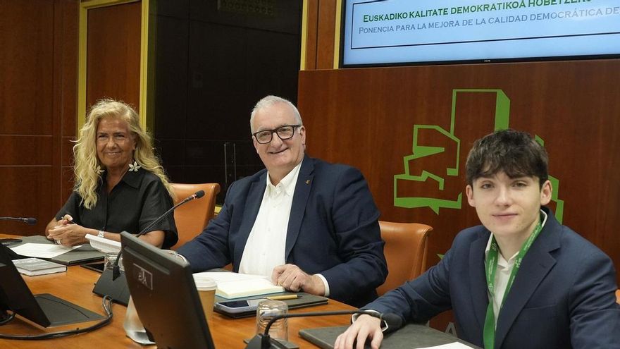El PP recurre al tirón televisivo del veinteañero Jon Echeverría para el escaño por Gipuzkoa que no logra desde 2011