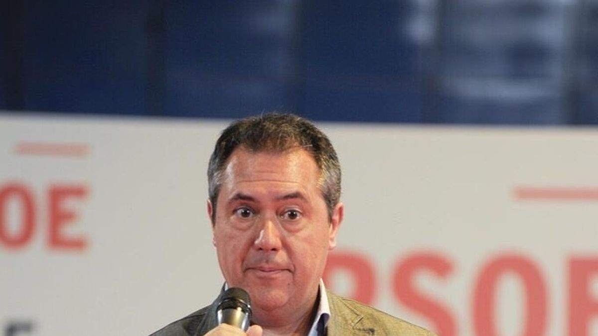 Espadas asegura que el PSOE recuperará "la confianza y la credibilidad" del Ayuntamiento.