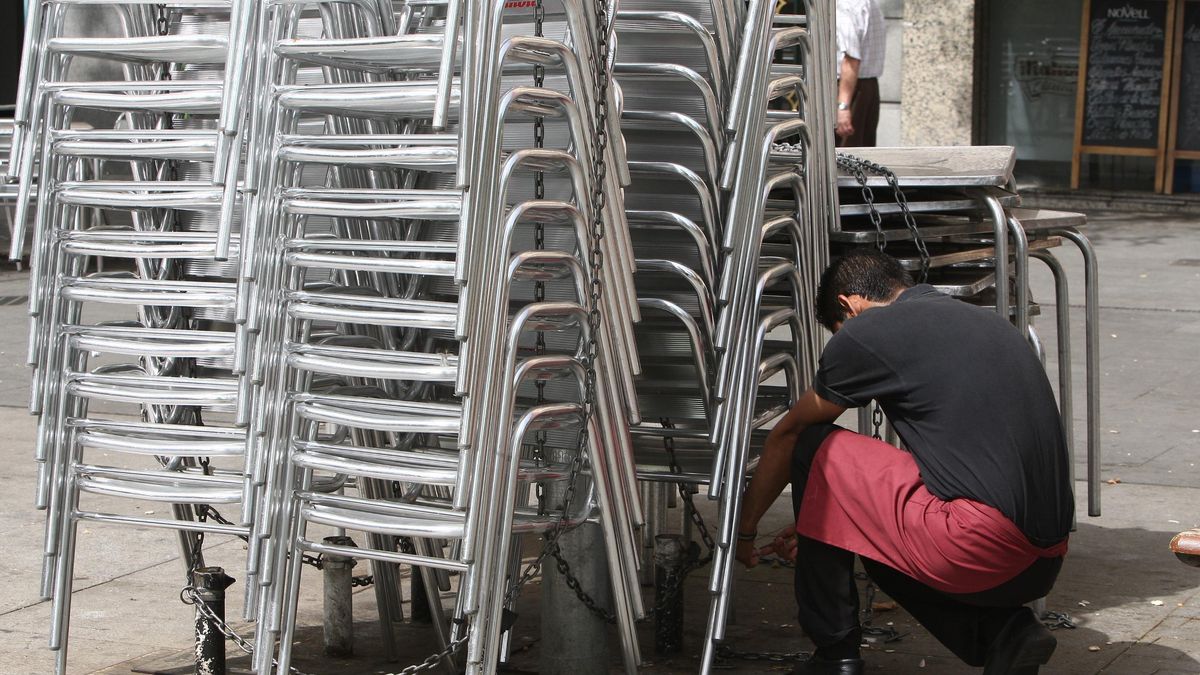 Casi la mitad de los asalariados menores de 25 años cobran entre 687 y 1.008 euros al mes, según INE