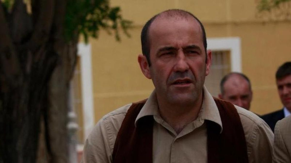 Fallece el actor valenciano y expolicía local Paco Sarro, conocido por su papel de 'Ferri' en 'L'Alqueria Blanca'