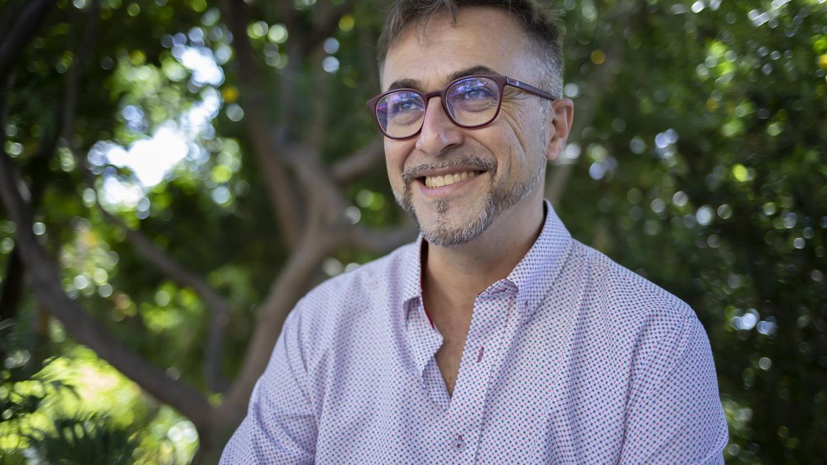 El escritor Rafael-José Díaz presenta su  libro ‘Ojos que ven abismos’ en La Laguna