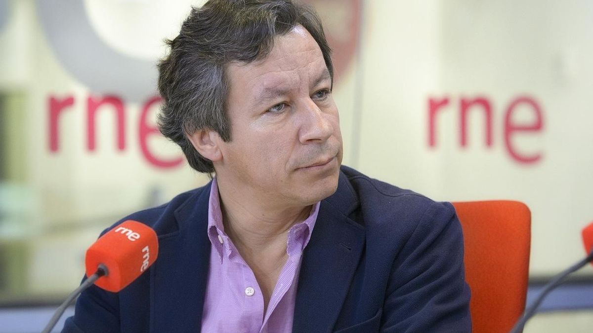 Floriano acusa a Podemos de intentar "utilizar el dolor de la gente" con "promesas falsas"