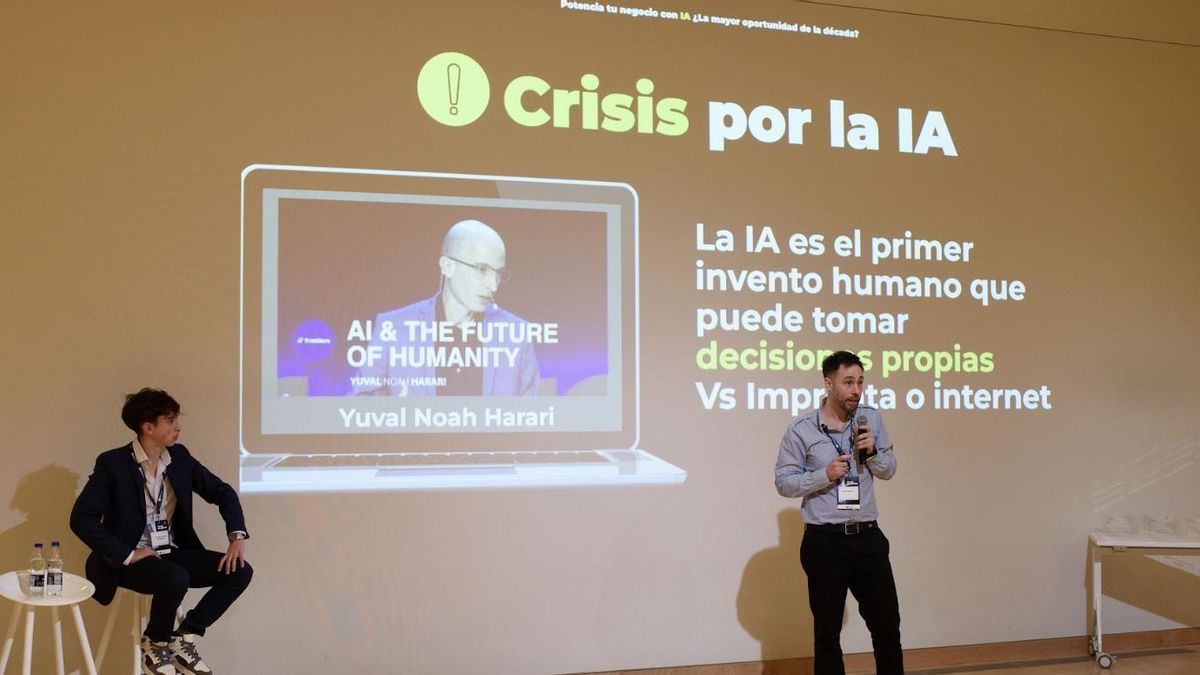 "Podés subirte a la ola (y usar la IA a tu favor) o quedarte mirando cómo te tapa la ola”, sostiene Axel Jutoran, especialista en inteligencia artificial aplicada a Marketing, Ventas y Productividad.