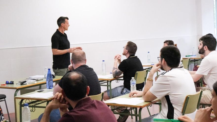 "Opositores y tribunales a la brasa": denuncian las condiciones de los exámenes de Educación en Castilla-La Mancha