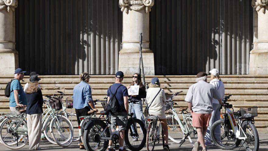 España, "refugio" de turistas por la guerra: el sector espera más viajeros extranjeros y locales que prefieren quedarse