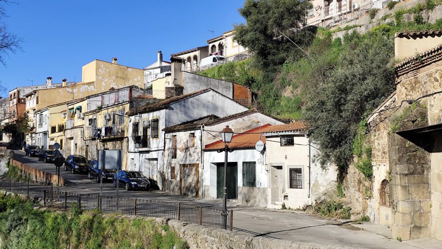 Queman la vivienda de la familia involucrada en el tiroteo mortal de Plasencia