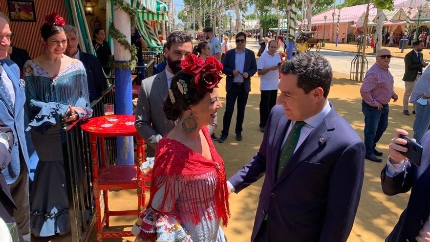 Moreno y Olona se saludan en el real en la entrada de una caseta
