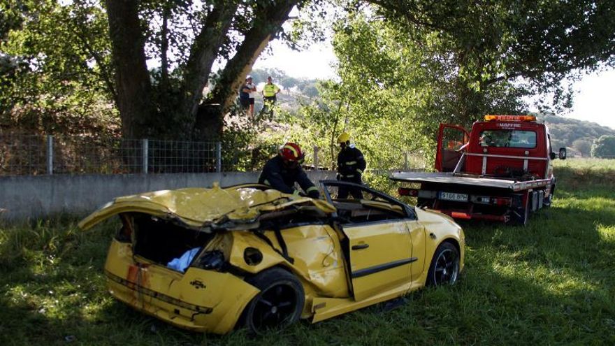 Imagen de un accidente de tráfico en el municipio salmantino de Galisancho, el pasado mes de julio.