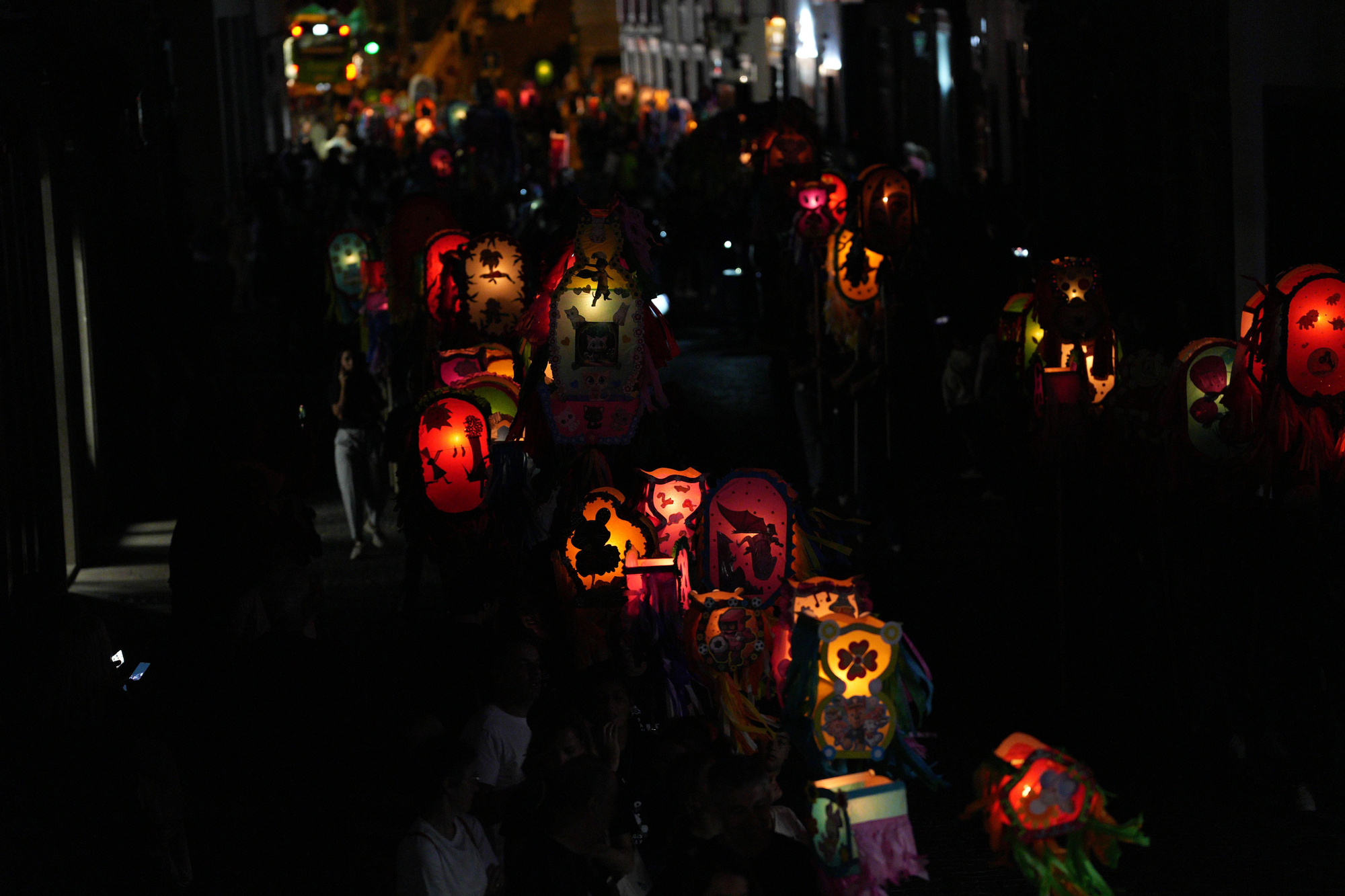 La Pandorga ‘enciende’ la noche de Santa Cruz de La Palma en el lunes de la Semana Grande de La Bajada.