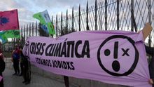 Protesta de Extinction Rebellion a las puertas de Ifema en el día de inauguración de la COP25.