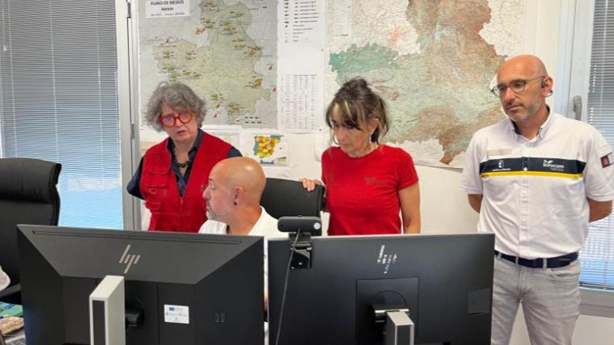 La consejera de Desarrollo Sostenible Mercedes Gómez en el COR de incendios forestales de Castilla-La Mancha, el 16 de julio de 2026