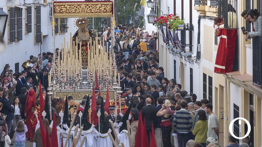 Salida procesional de la Hermandad del Buen Suceso, en imágenes