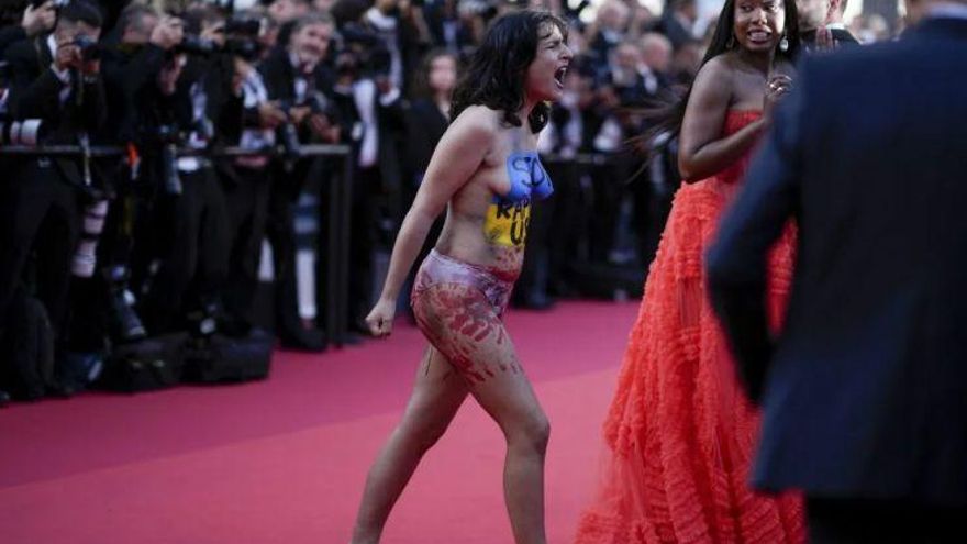 Manifestante en Cannes