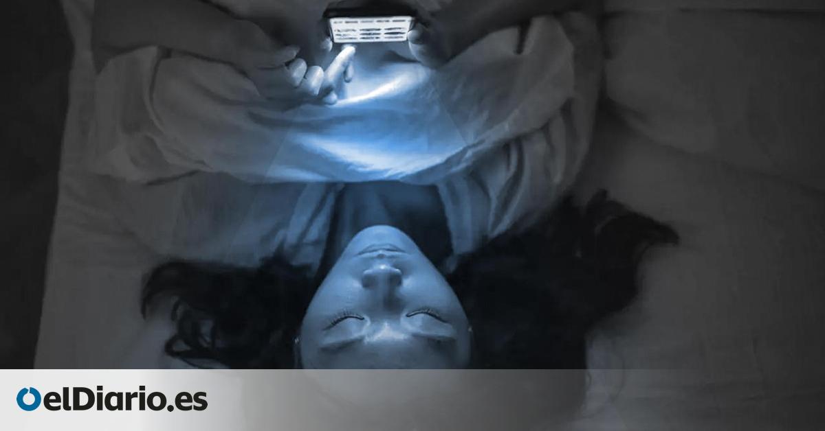 Pantallas antes de dormir: no es solo la luz azul lo que te roba el sueño
