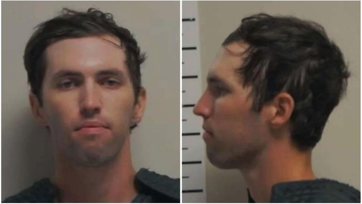 Fotografía cedida por la Oficina del Gobernador de Utah este viernes de Tyler Robinson tras su detención. EFE/ Oficina del Gobernador de Utah