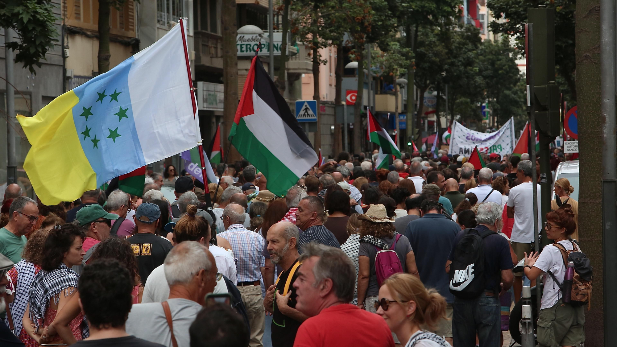 En imágenes || Manifestación en Gran Canaria en apoyo a Palestina