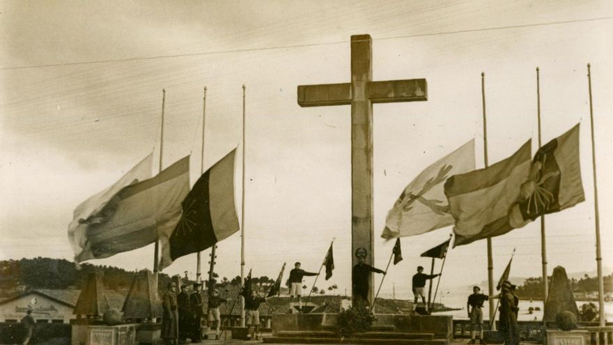 Conmemoración en Pontevedra del Día de los Caídos en 1951.