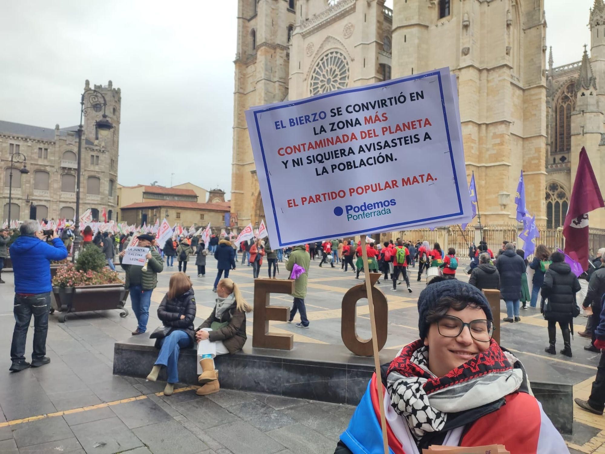 Manifestación en León contra las políticas de incendios forestales de la Junta