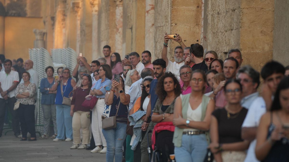 Traslado del Cristo de Remedio de Ánimas después del Magno Vía Crucis