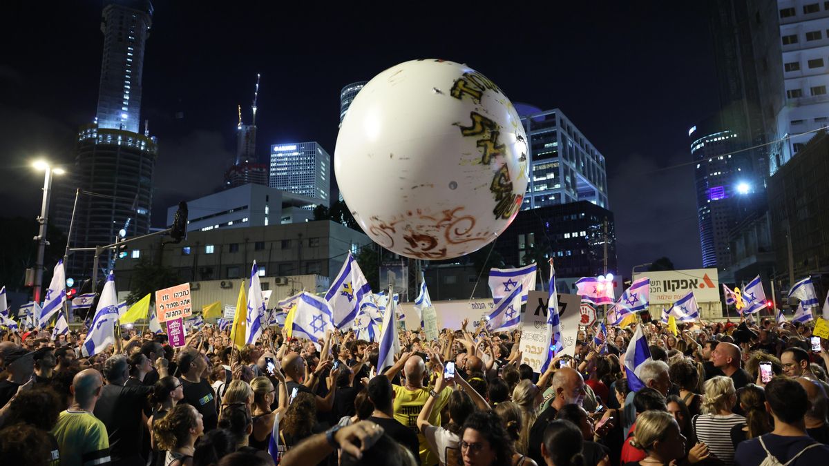 Protesters in Tel Aviv