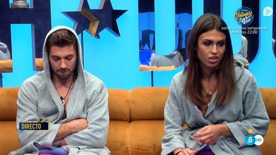 Alejandro Albalá y Sofía Suescun en el confesionario