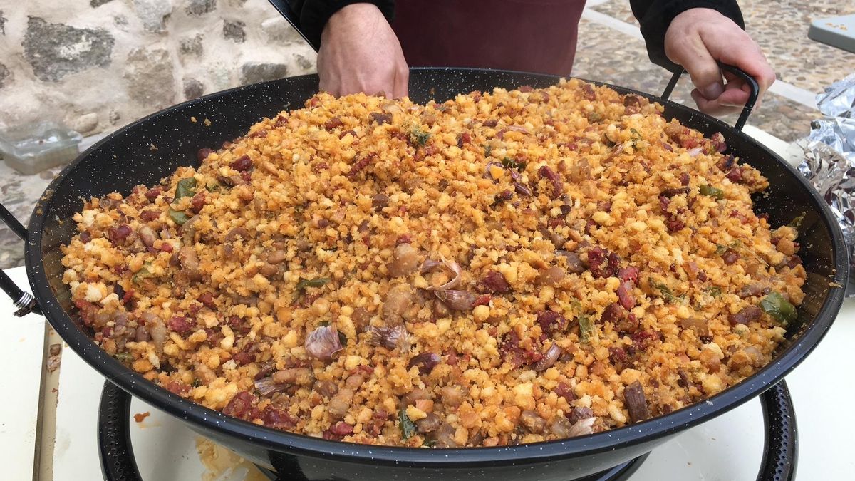 Plato de migas manchegas