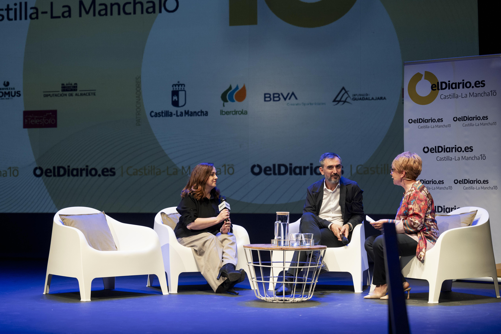 El director de elDiario.es Ignacio Escolar y la directora de elDiario.es Castilla-La Mancha Carmen Bachiller hablaron con Inma Sánchez Morate sobre los 10 años de la edición en la comunidad autónoma y los retos de futuro