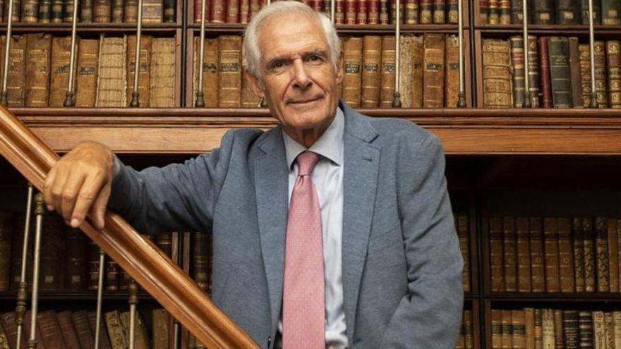 Maximiano Trapero: "El guanche pervive de una manera muy notoria tanto en la geografía como en la biología"