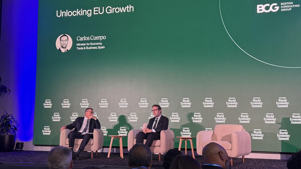 El ministro de Economía, Carlos Cuerpo, en una conversación organizada por Semafor en Washington DC, el 15 de octubre de 2025.