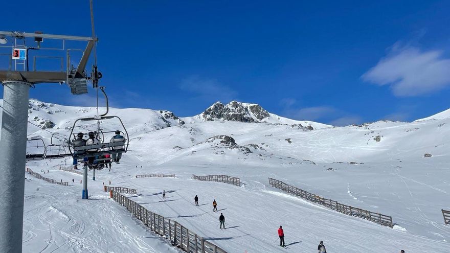 Las estaciones de esquí de la provincia de León ofrecen más de 25 kilómetros esquiables este fin de semana