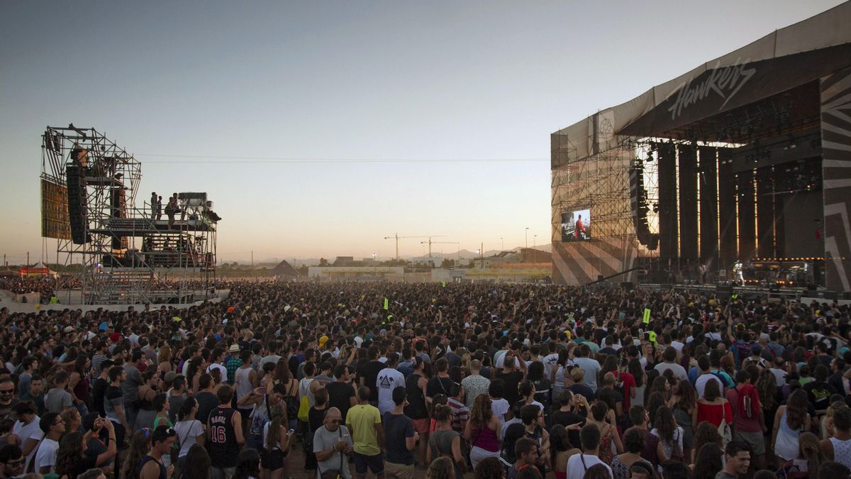 Numerosas personas en uno de los escenarios del Arenal Sound.