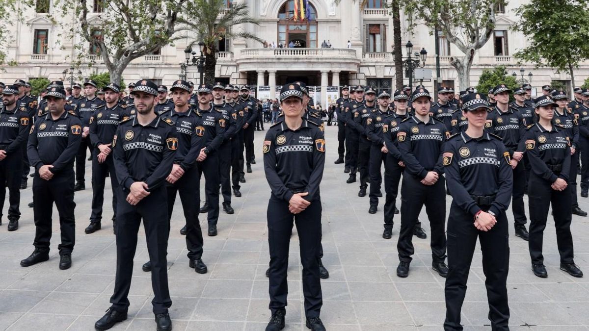 Imatge d'arxiu d'agents de la Policia Local de València, incorporats el 2022