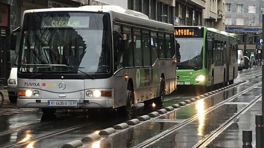 Elkarrekin Podemos-IU pide presupuestar ya en Euskadi 72 millones para prorrogar en 2023 los descuentos al transporte