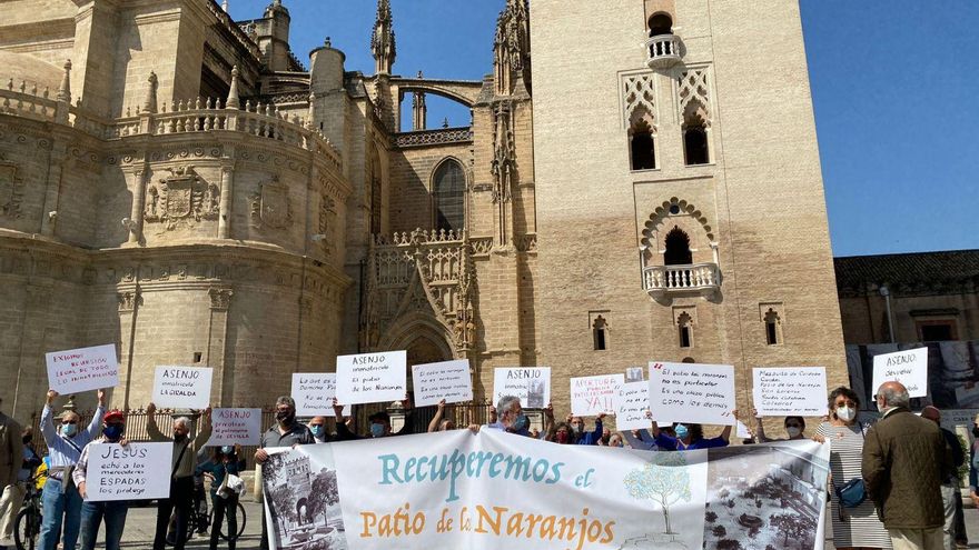 Espadas afronta en el Pleno el reproche por no aportar la lista de los bienes inmatriculados por la Iglesia en Sevilla