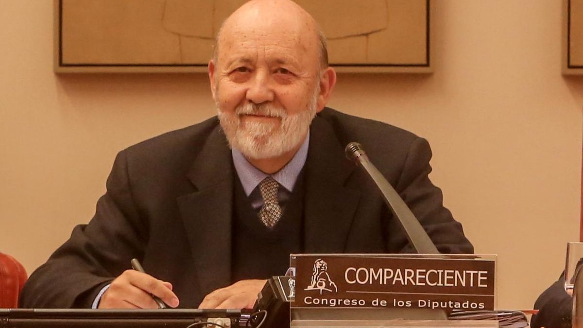 Tezanos mantiene su negativa a que el CIS pregunte sobre Monarquía o República porque "no está en la agenda" de la gente