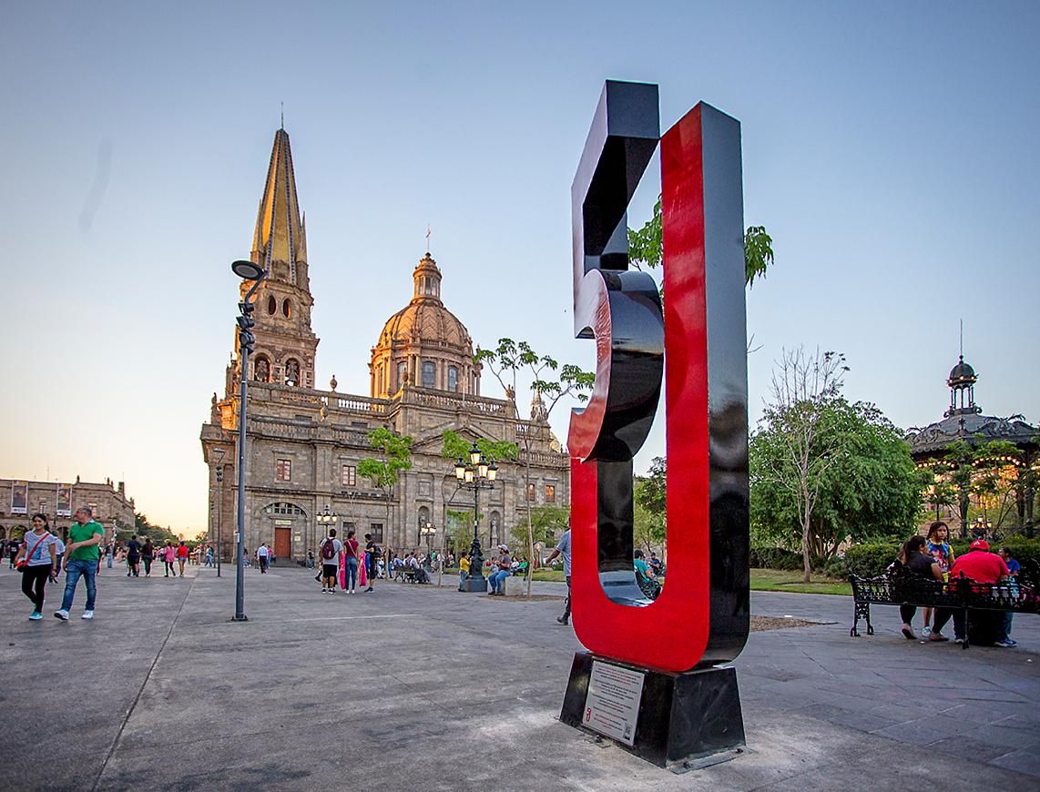 Antimonumento para recordar a los desaparecidos, en la Plaza de Armas de Guadalajara