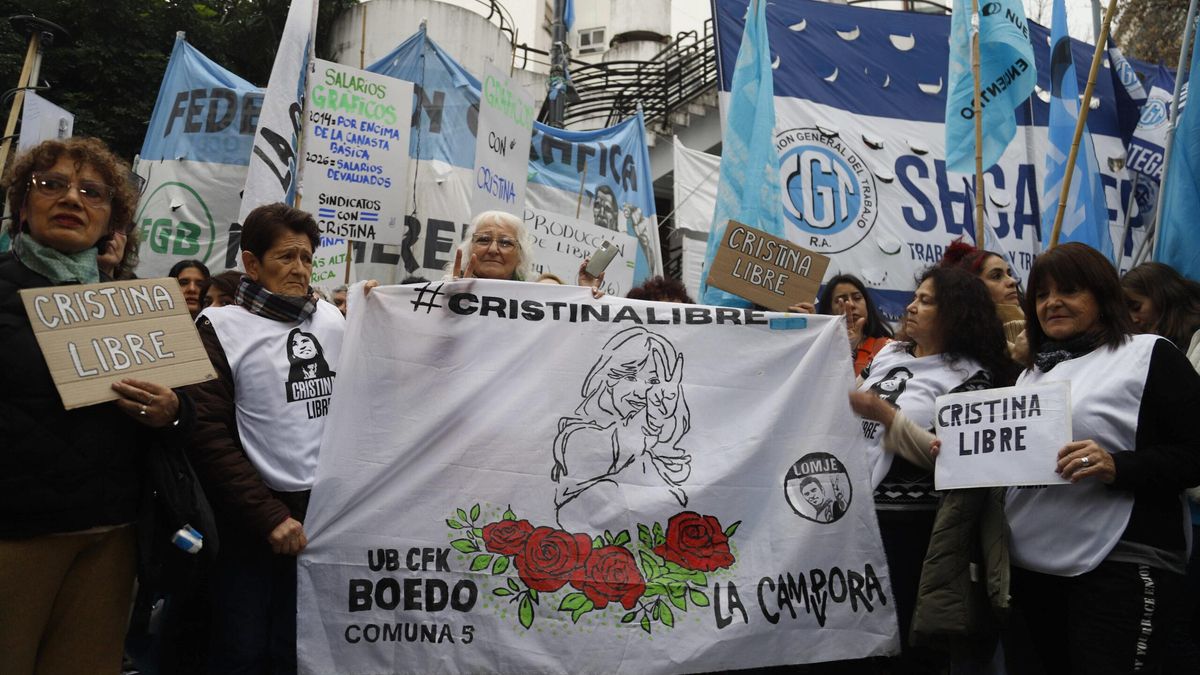 Militantes y dirigentes se acercaron a saludar a Cristina Fernández de Kirchner