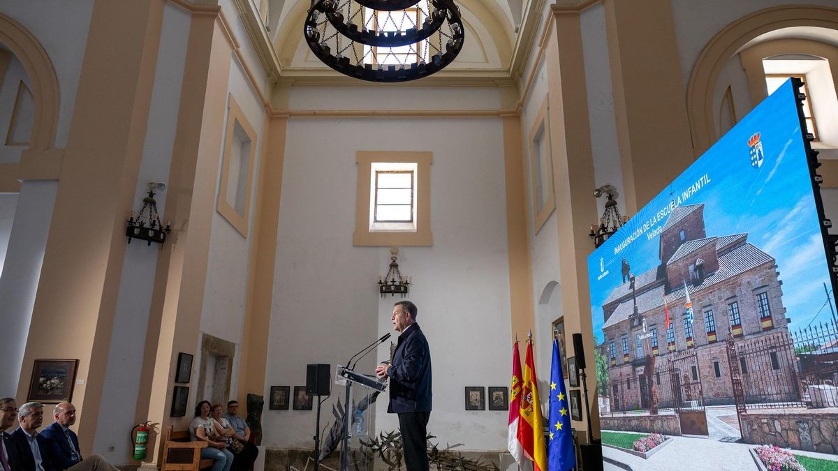 El presidente de Castilla-La Mancha, Emiliano García-Page, durante su intervención en el acto de inauguración de la nueva Escuela Infantil de Velada.