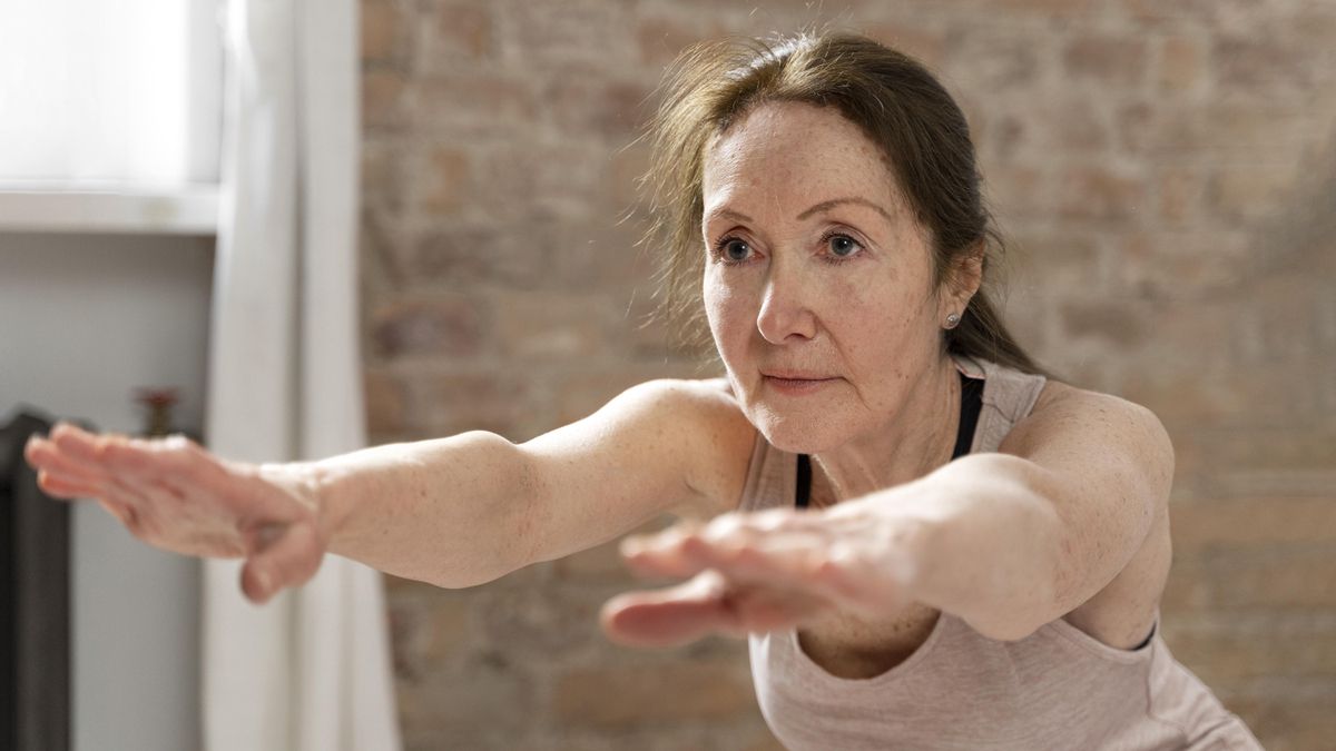 Si tienes más de 60 años y problemas de articulaciones, esta rutina de calistenia es para ti