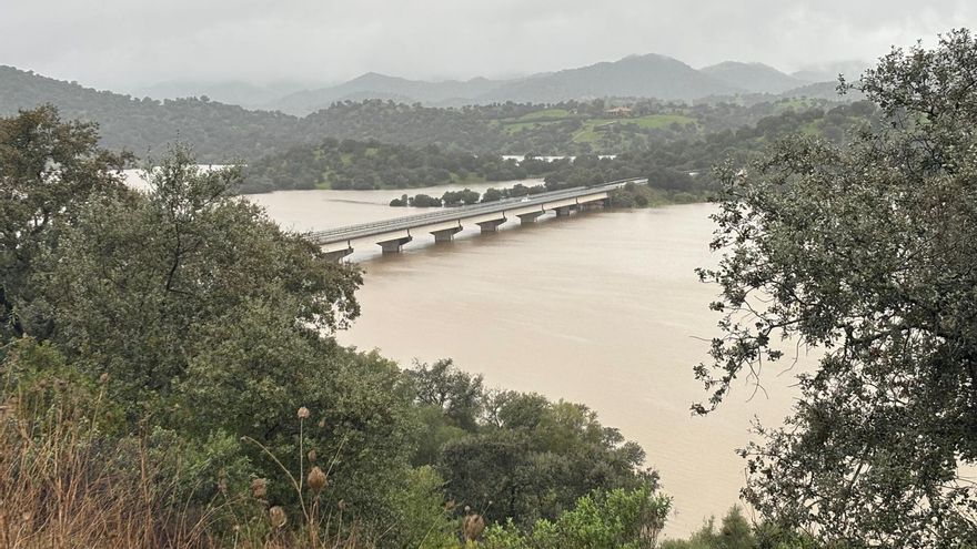 Embalse de San Rafael de Navallana.